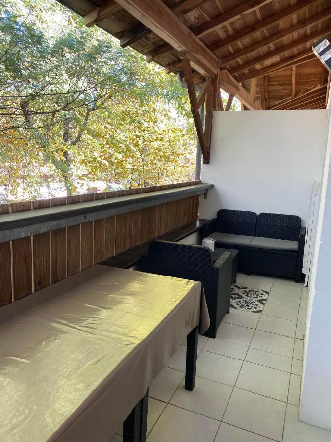 Appartement Cosy - Les Ecureuils อาเรส ภายนอก รูปภาพ