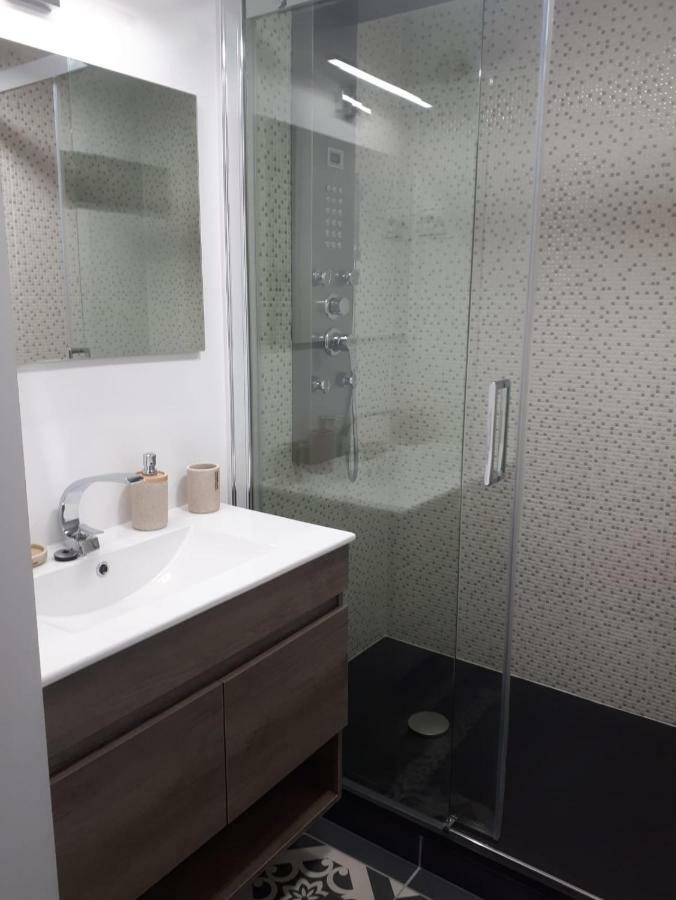 Appartement Cosy - Les Ecureuils อาเรส ภายนอก รูปภาพ